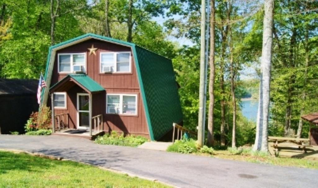 Cabin On Cumberland Hotel Jamestown Eksteriør billede